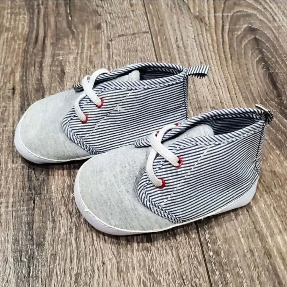 Baby Carter's Shoes Size 3-6M Gray and White Baby Shoeso